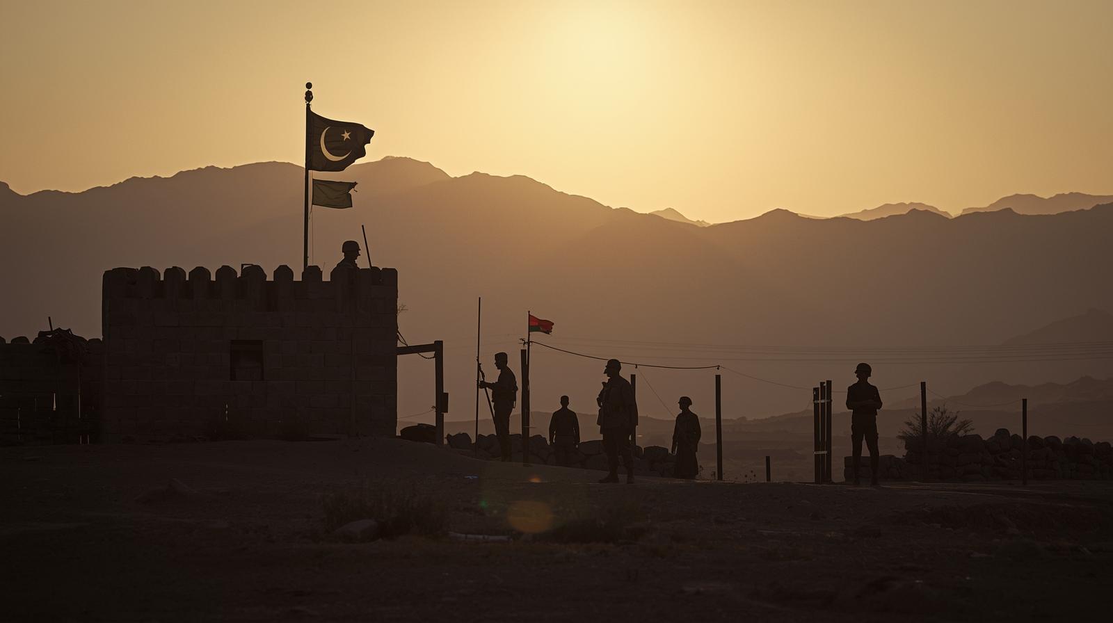 Pak Army Foils Major Taliban Assault on Chaman Border Posts, 20 Militants Killed